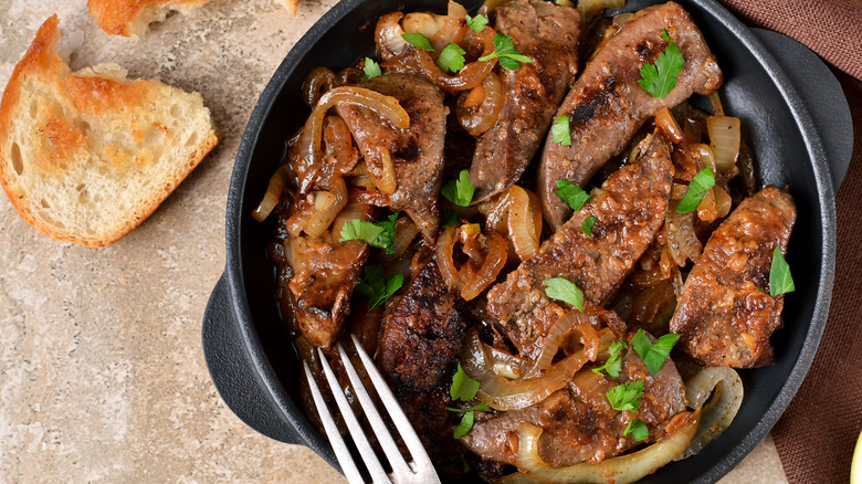 Fried liver with onions