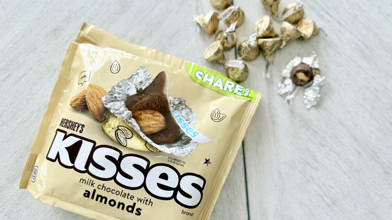 almond kisses