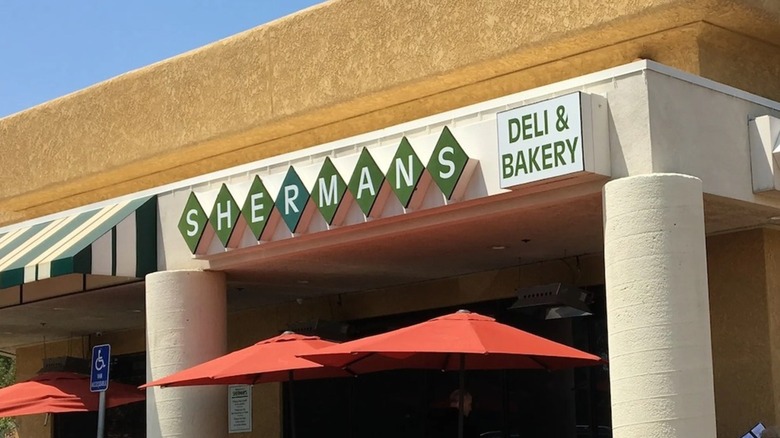 The exterior of Sherman's Palm Springs Deli and Bakery
