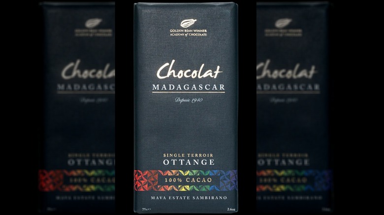 A bar of Chocolat Madagascar's dark Mava Ottange 100% chocolate