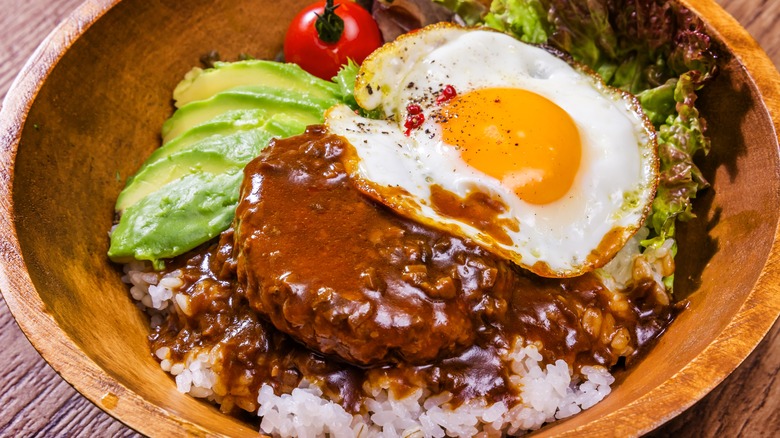 A plate of Hawaiian dish loco moco