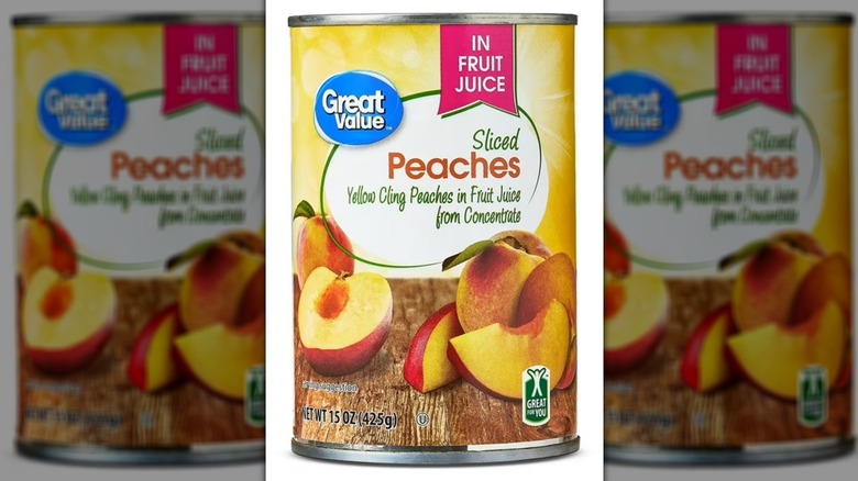 A can of Walmart's Great Value Sliced Yellow Cling Peaches in Juice