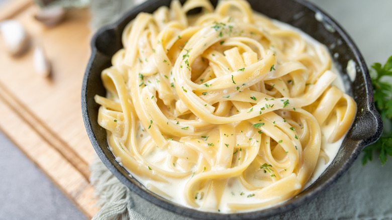 bowl of fettuccine Alfredo