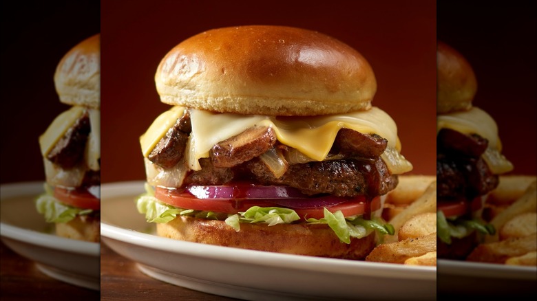 smokehouse burger at texas roadhouse
