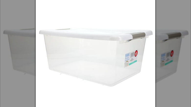 clear plastic bins with lids