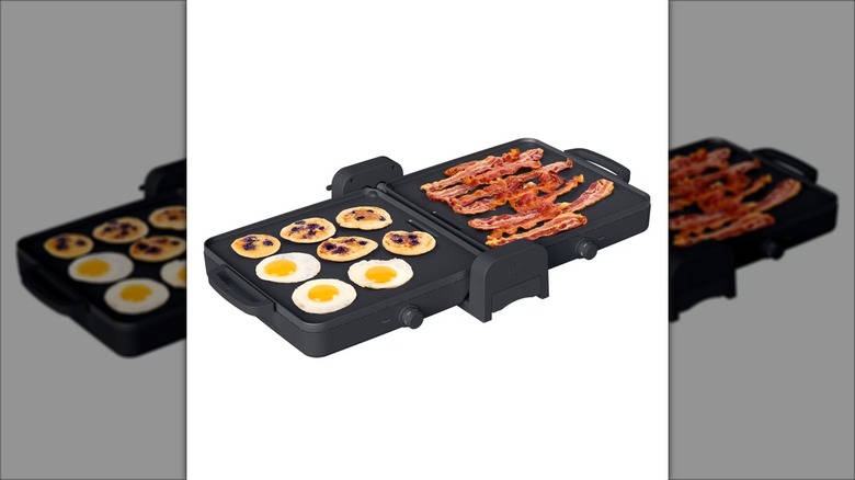 fold and stash griddle with breakfast foods