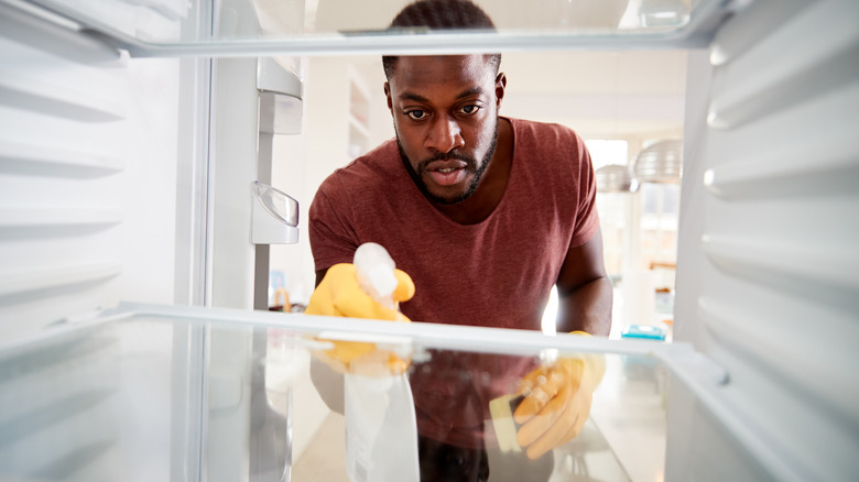 Cleaning refridgerator