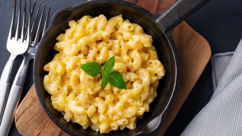bowl of creamy mac and cheese