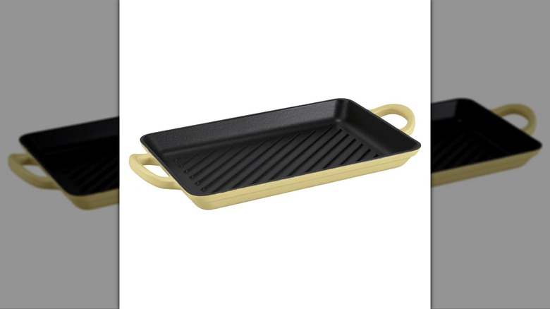 yellow skinny grill plan with black grates