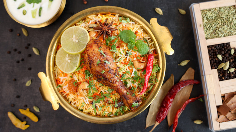 A chicken biryani with lemon