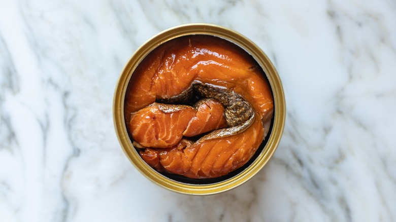canned salmon in tin with oil