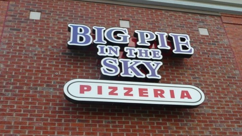 sign for big pie in the sky pizzeria