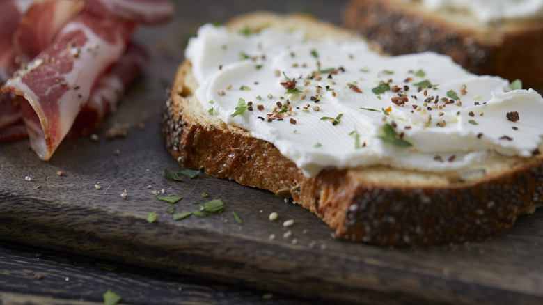 Cream cheese on bread