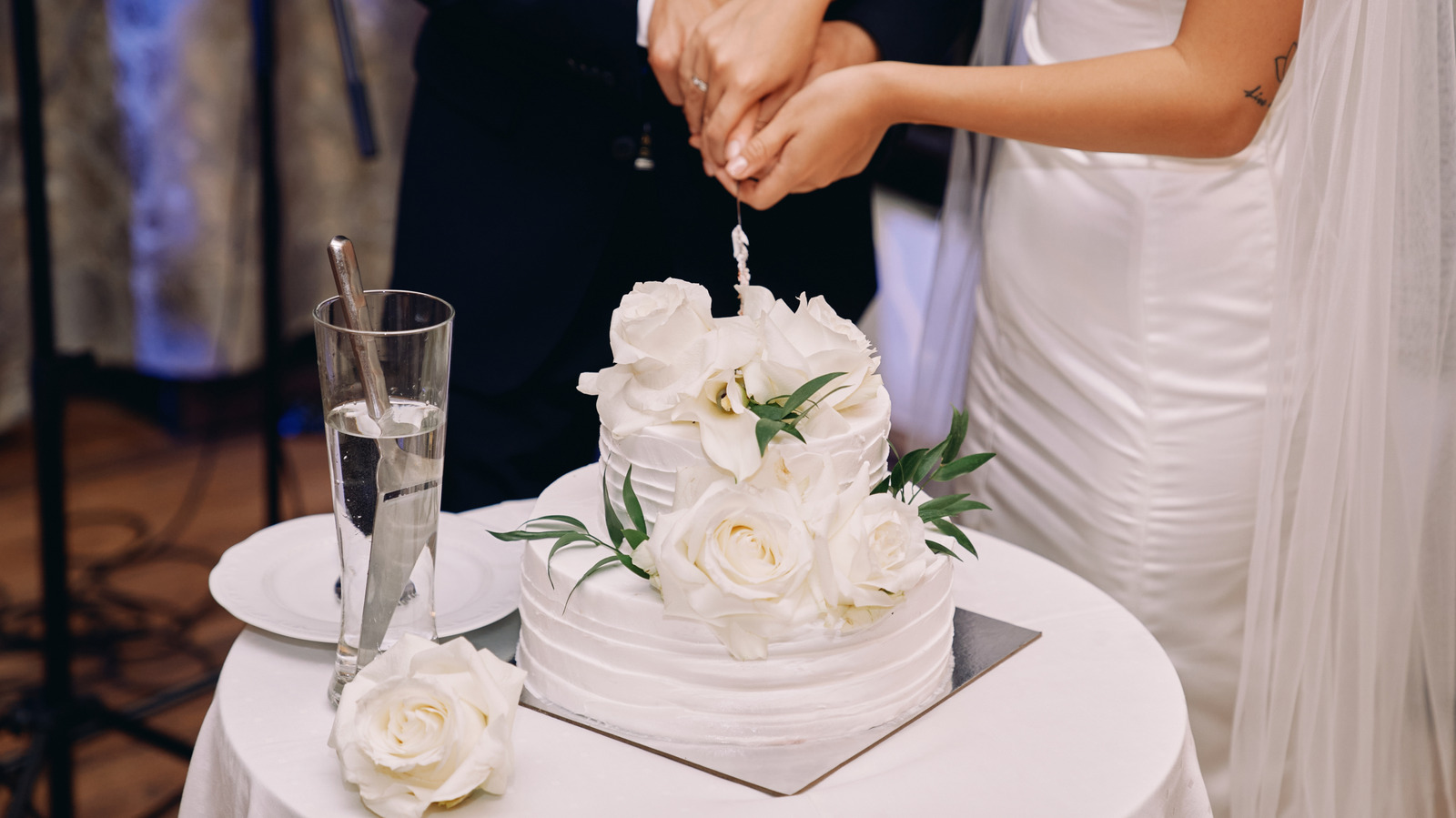 does-costco-make-wedding-cakes-for-customers