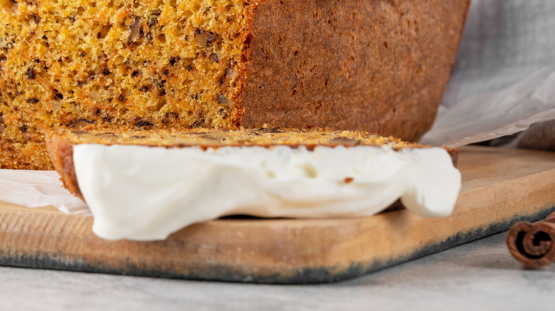 Carrot cake with cinnamon, walnuts and cream cheese frosting
