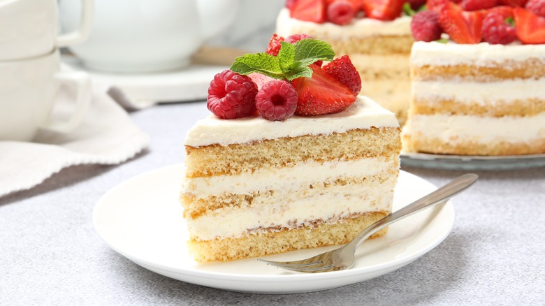 vanilla cake slice