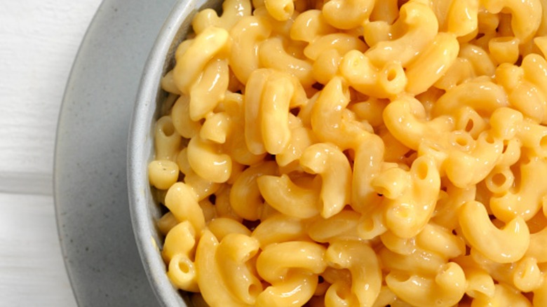 creamy mac and cheese in bowl