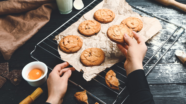 Cookies on wire rack