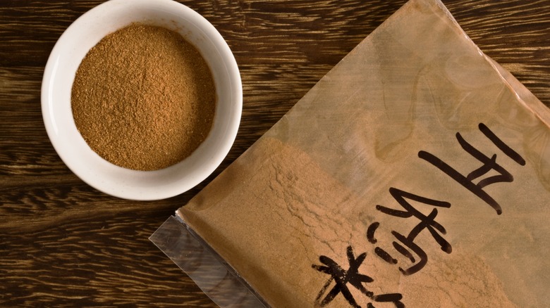 chinese five spice on wooden background