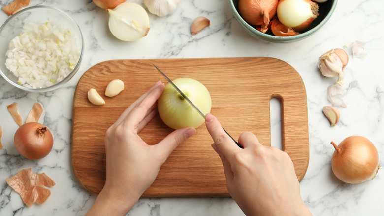 Cutting onions