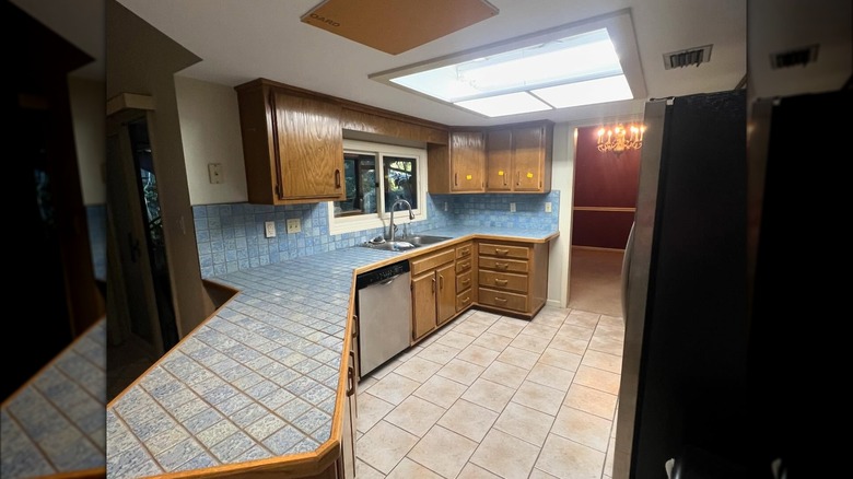 dated 1980s kitchen with a dropped ceiling