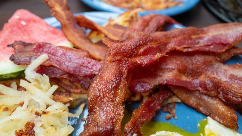 close-up of a traditional American breakfast of eggs, bacon and hash brown at the Breakfast Club restaurant in Lafayette