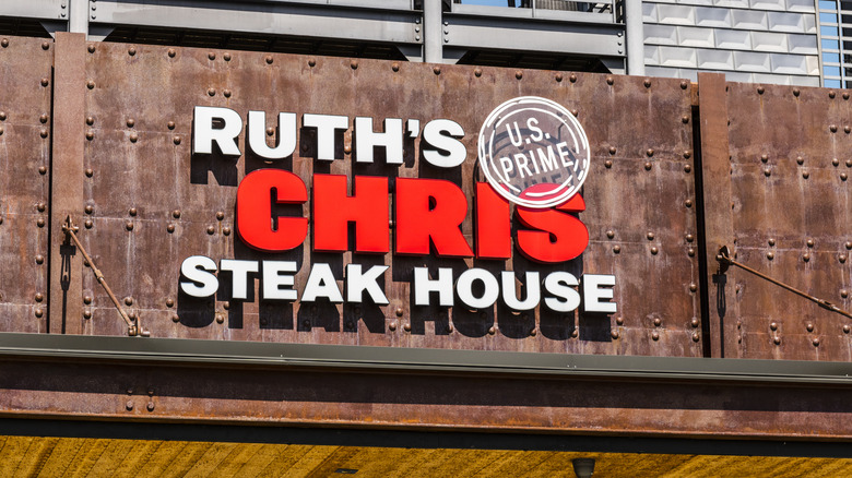 ruth's chris steakhouse sign with letters