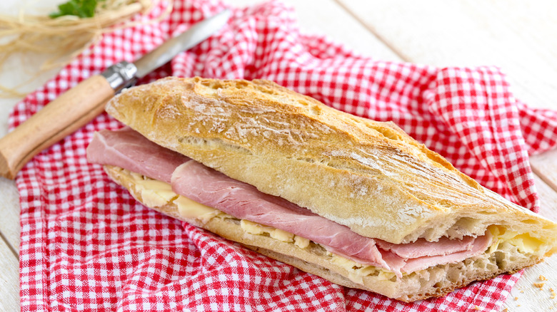 Jambon-beurre sandwich