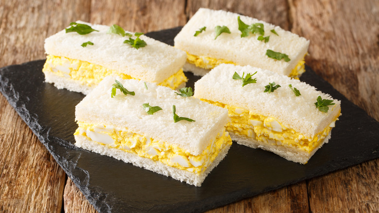 Egg salad sandwich