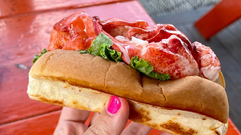Connecticut style lobster roll