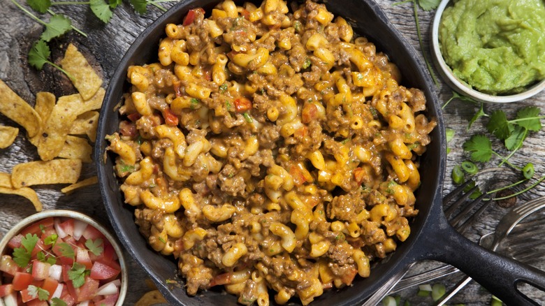 taco mac and cheese with ground beef and taco fixings