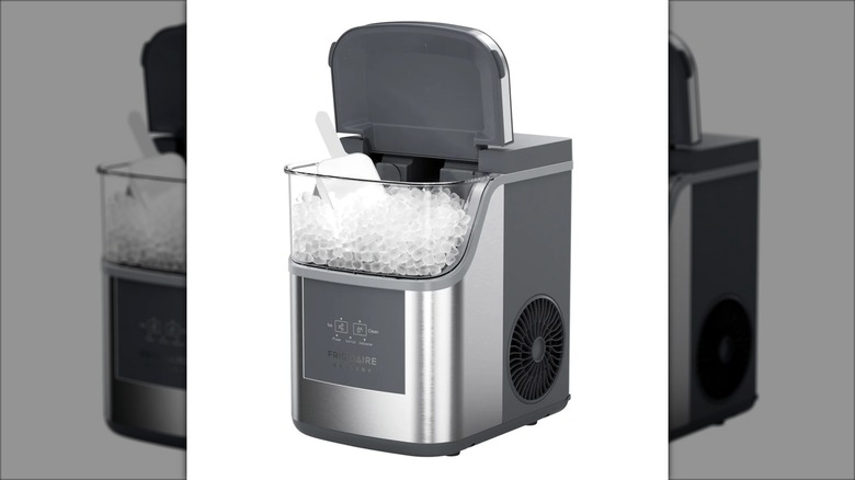 countertop ice maker with scoop