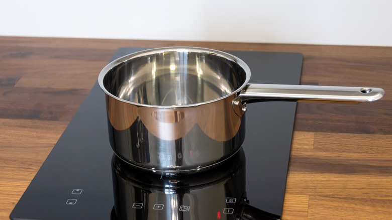 Stainless steel saucepan
