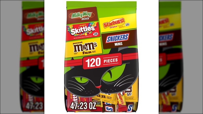 candy bag decorated with black cat image