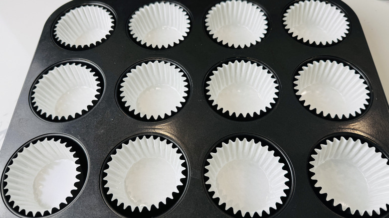 muffin pan with paper liners