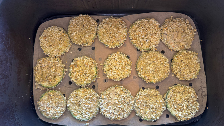 breaded zucchini slices in air fryer