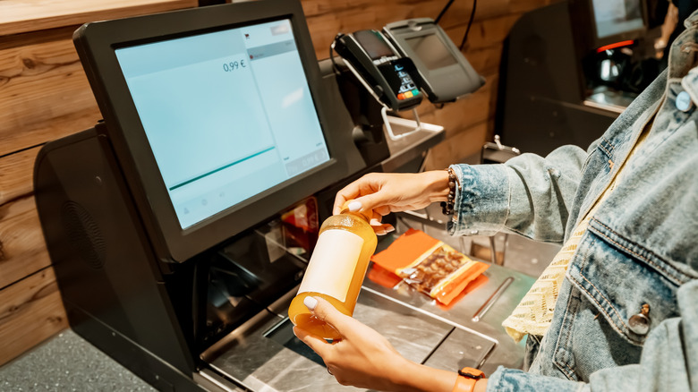 scanning item at self checkout