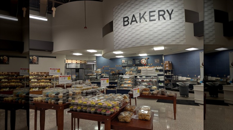 interior of publix store bakery