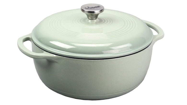 The Lodge Essential Dutch oven