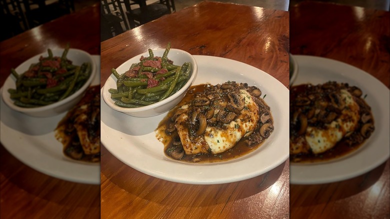 texas roadhouse portobello mushroom chicken with sauce