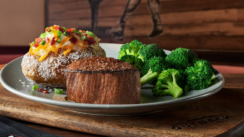 Outback Steakhouse filet mignon meal