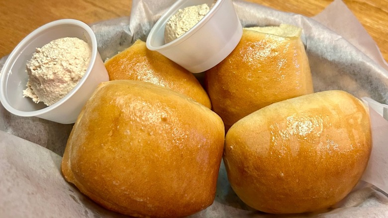 texas roadhouse rolls with honey cinnamon butter