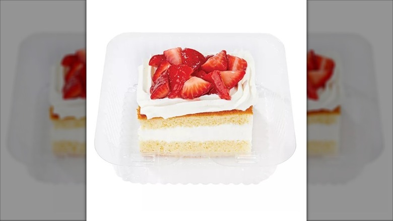 strawberry shortcake with whipped cream and fruit