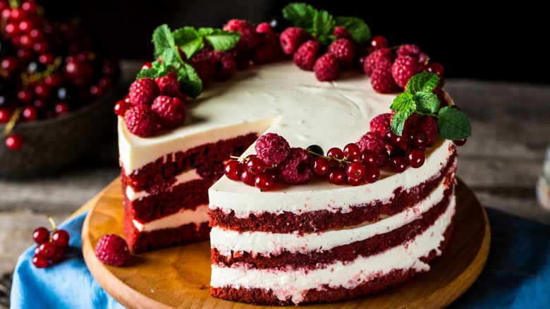 red velvet cake with icing