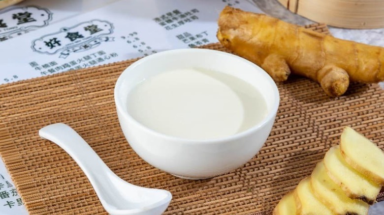 ginger milk pudding on woven placemat