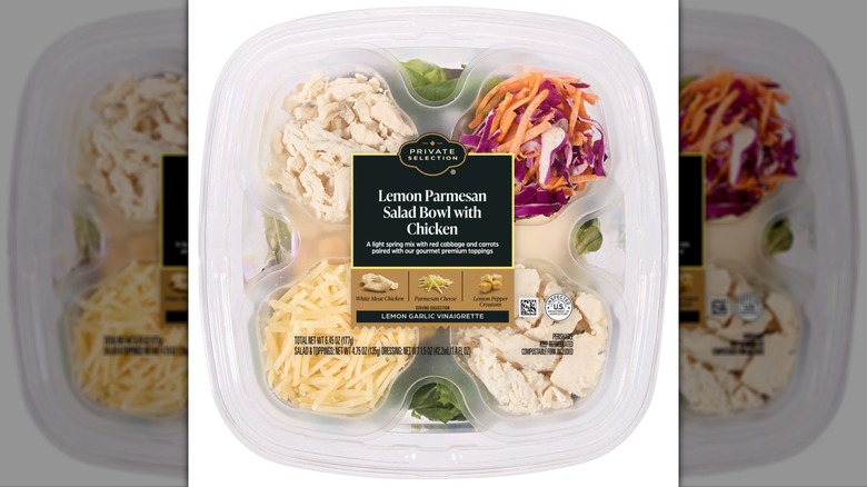 grab-and-go salad container with chicken and veggies