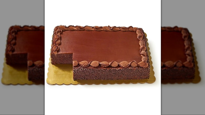 chocolate sheet cake with chocolate frosting