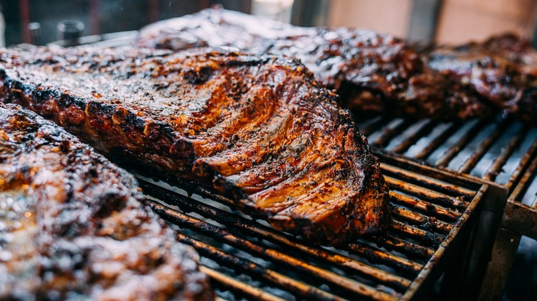 bbq ribs on racks