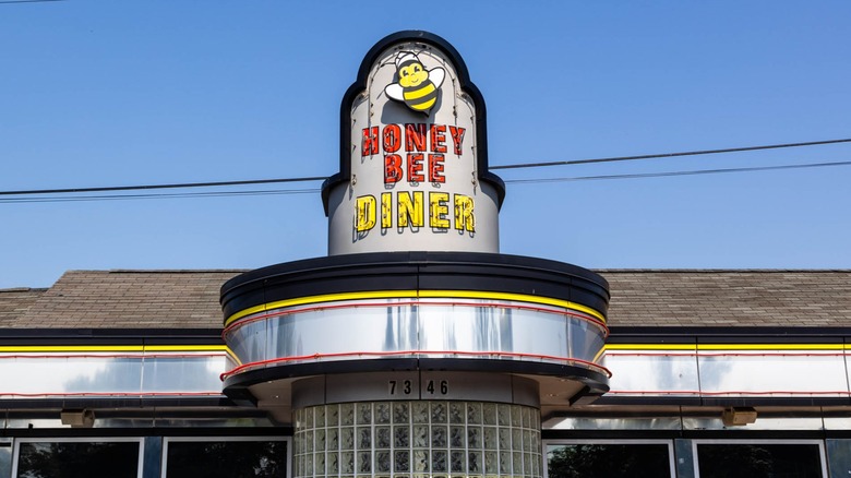 The sign for Honey Bee Diner in Maryland
