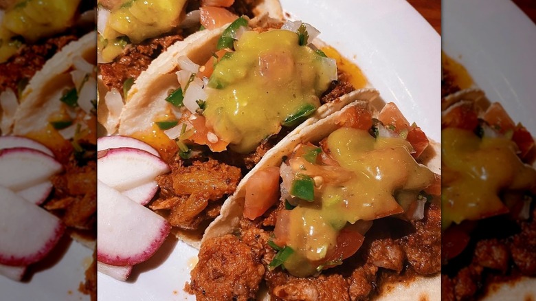 Mexican food from La Carta de Oaxaca x El Mezcalito